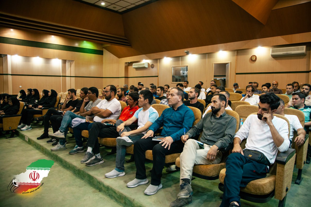 دوره مربیگری مربیان مدارس فوتبال پایه در گلستان